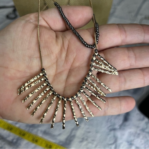 Beautiful gold tone long necklace with multi layers - Picture 3 of 10